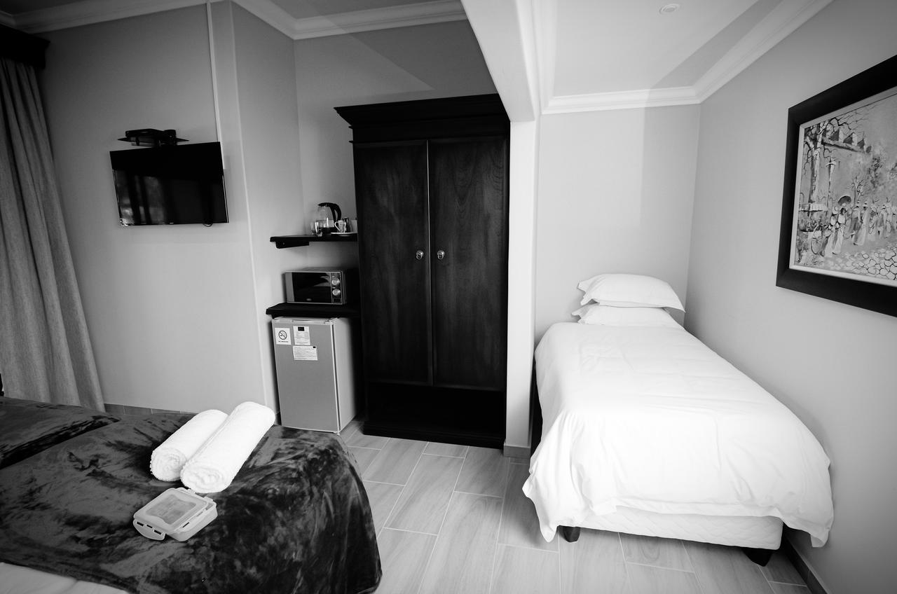 Abella Bed And Breakfast Vryburg Экстерьер фото